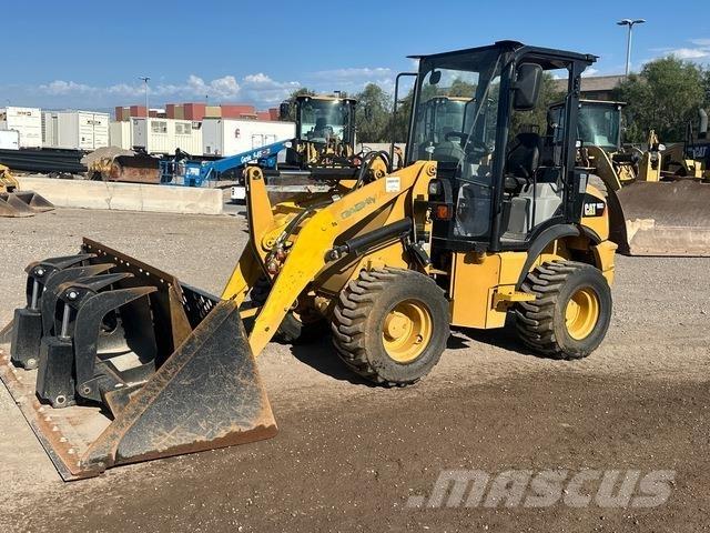 CAT 903C2 Pale gommate