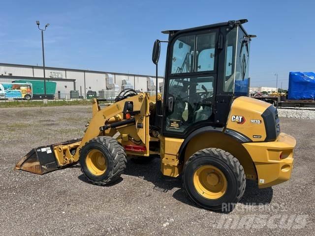 CAT 903D Pale gommate