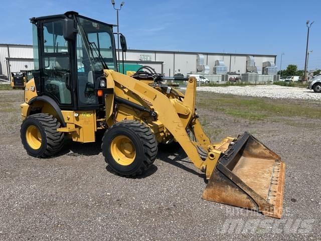 CAT 903D Pale gommate