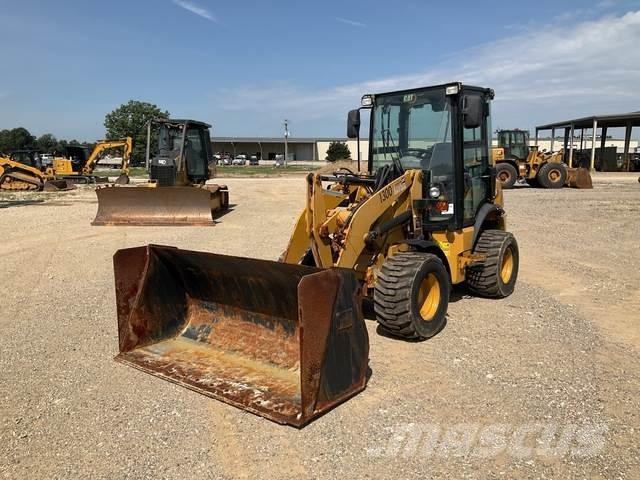 CAT 903D Pale gommate