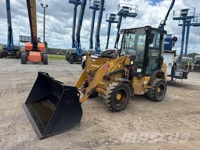CAT 903D Pale gommate