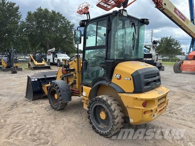 CAT 903D Pale gommate