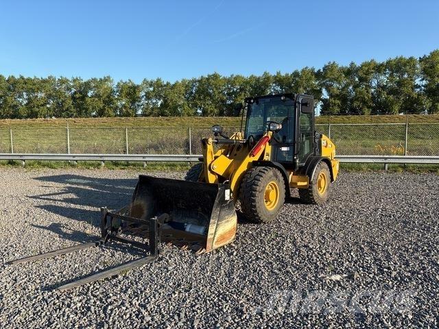 CAT 906 Pale gommate