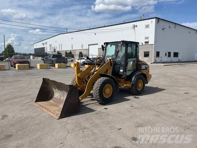 CAT 906M Pale gommate
