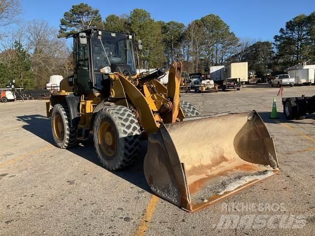 CAT 918M Pale gommate
