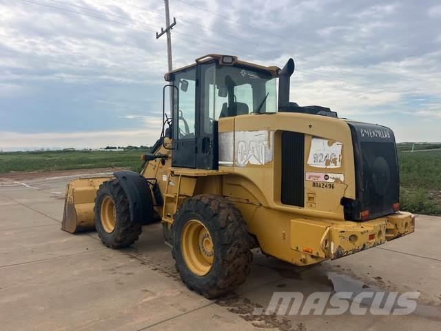 CAT 924G Pale gommate