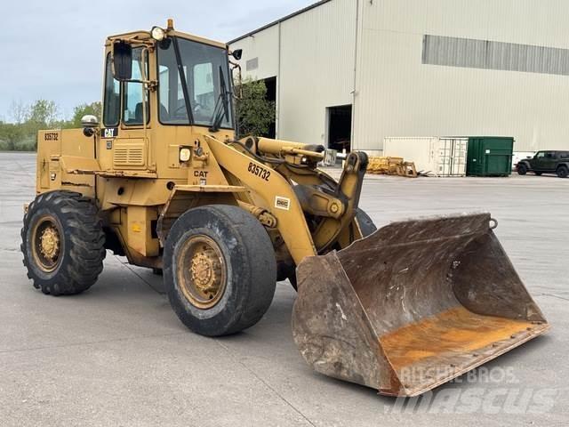 CAT 926 Pale gommate