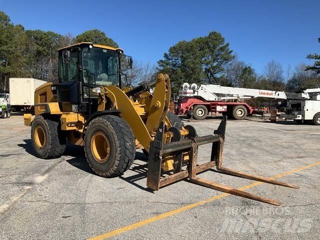 CAT 926M Pale gommate