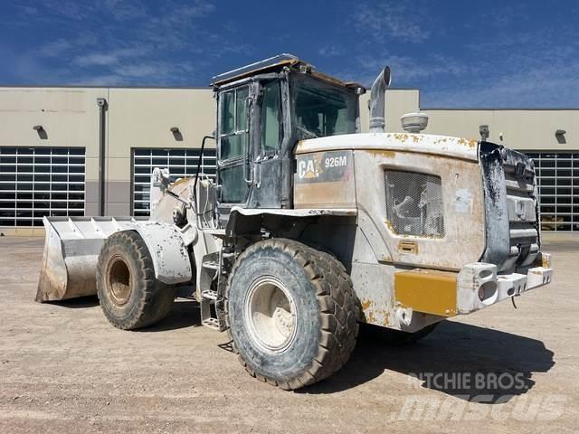 CAT 926M Pale gommate