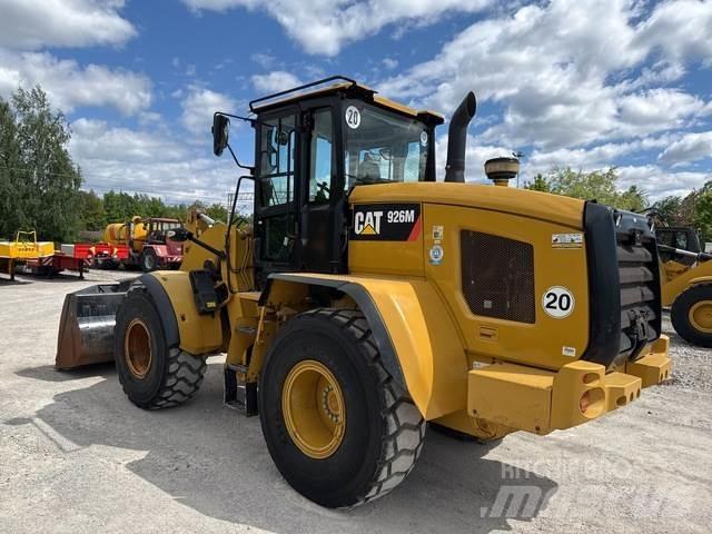 CAT 926M Pale gommate