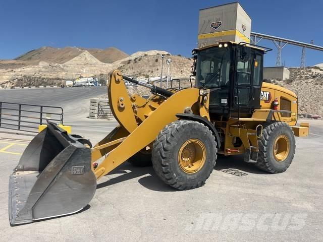 CAT 926M Pale gommate