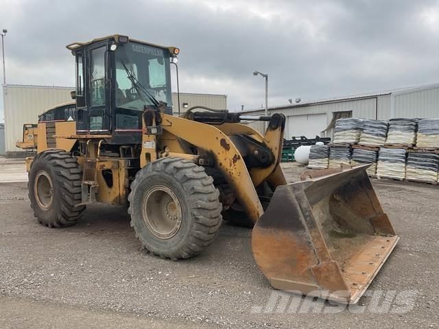 CAT 928G Pale gommate