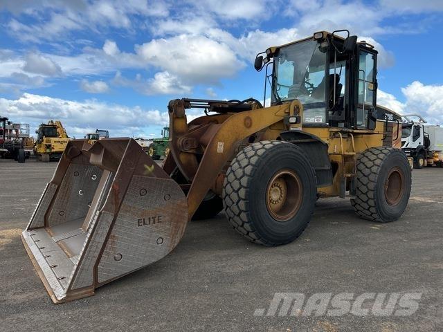 CAT 928G Pale gommate