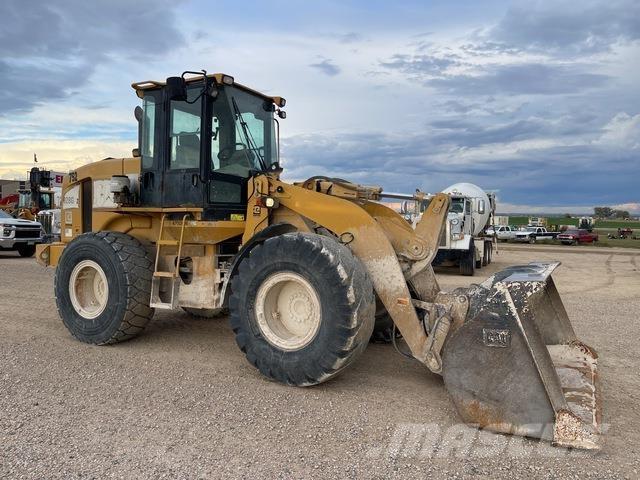 CAT 928G Pale gommate