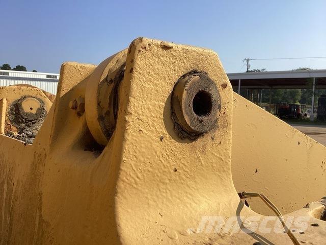 CAT 930 Pale gommate