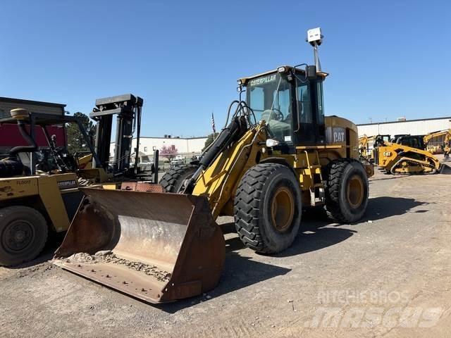 CAT 930G Pale gommate