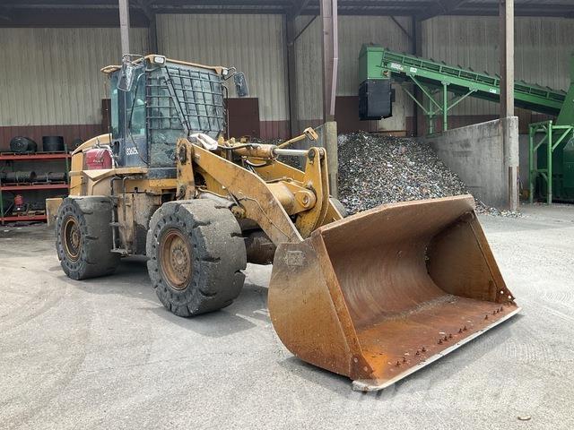 CAT 938H Pale gommate