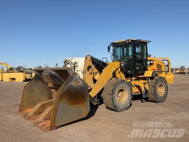 CAT 938M Pale gommate