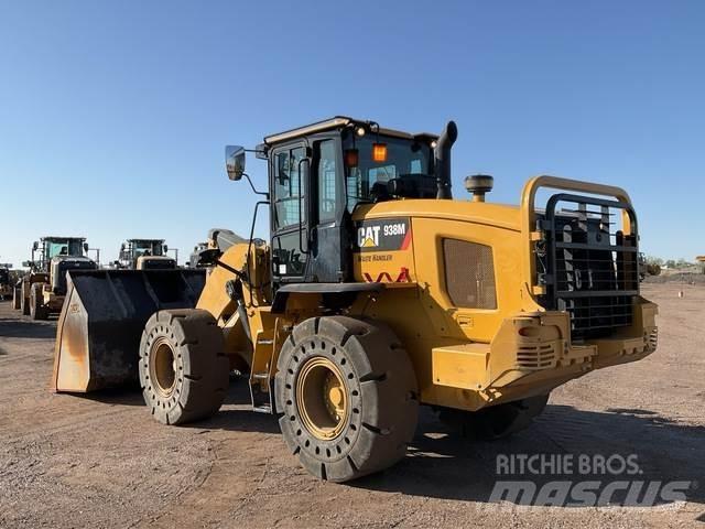 CAT 938M Pale gommate