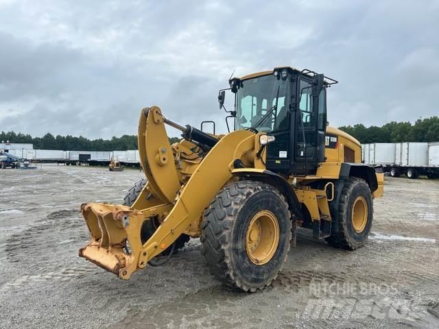 CAT 938M Pale gommate