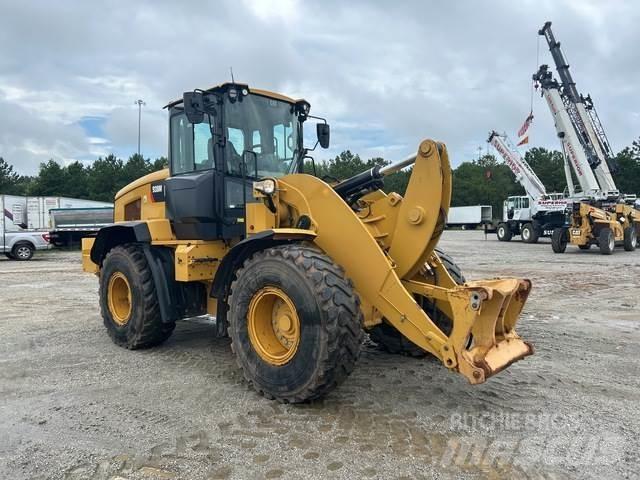CAT 938M Pale gommate