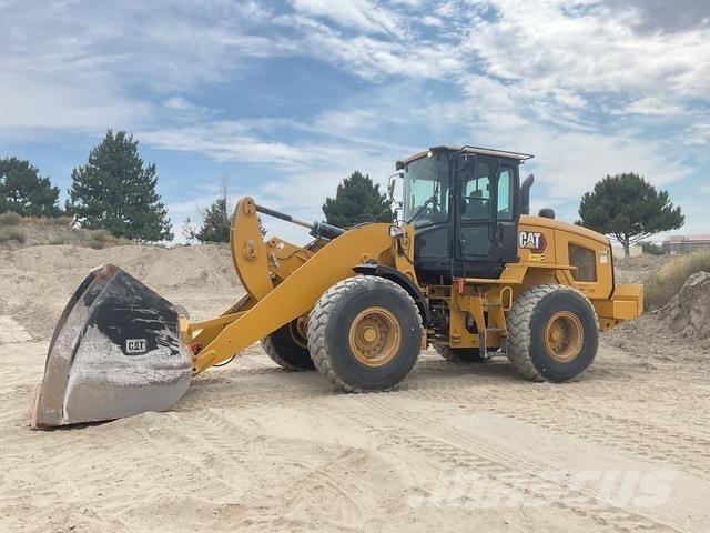CAT 938M Pale gommate