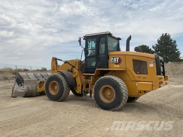 CAT 938M Pale gommate