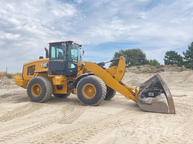 CAT 938M Pale gommate