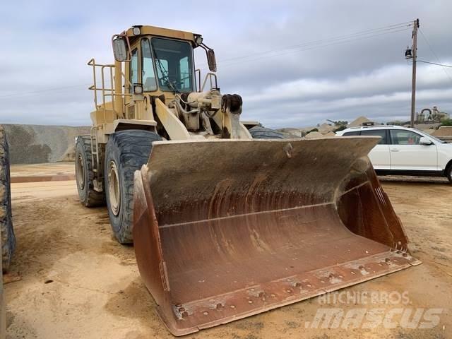 CAT 966F Pale gommate
