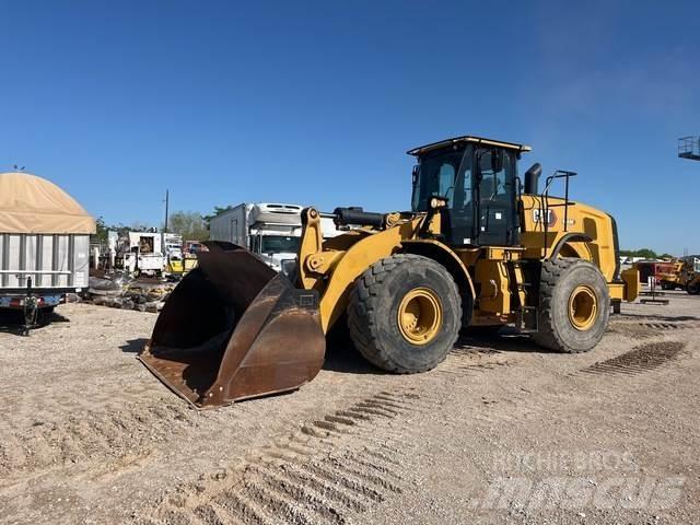CAT 966M Pale gommate
