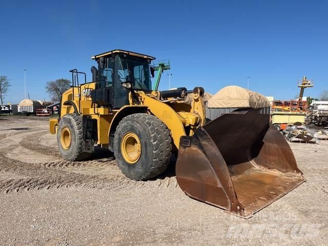 CAT 966M Pale gommate