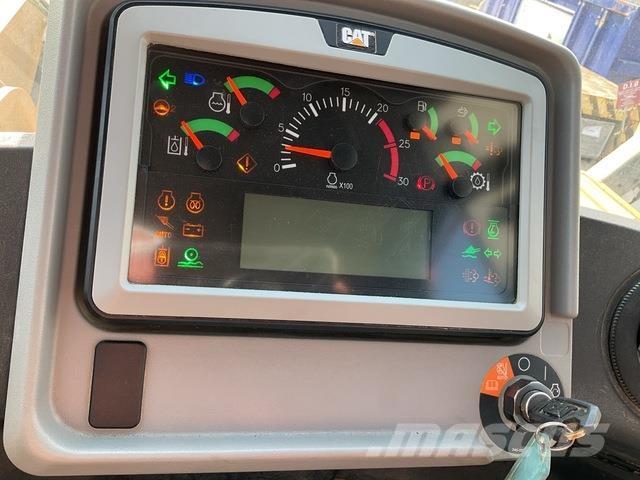 CAT 966M XE Pale gommate