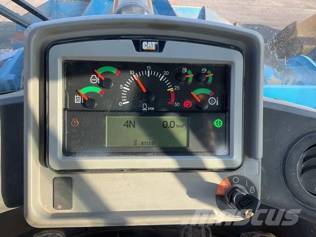 CAT 972M Pale gommate