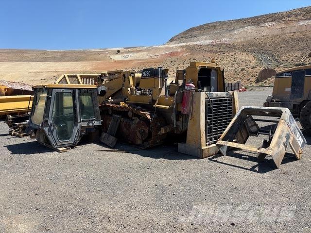 CAT 973C Pale cingolate