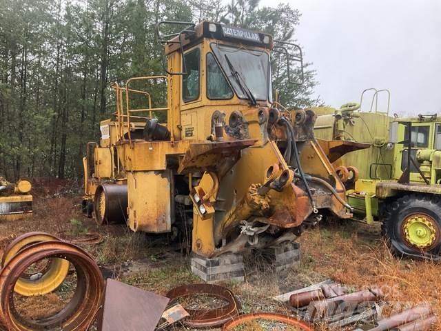 CAT 988F Pale gommate