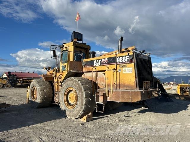 CAT 988F Pale gommate