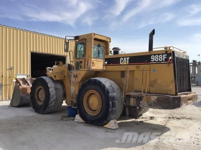CAT 988F Pale gommate
