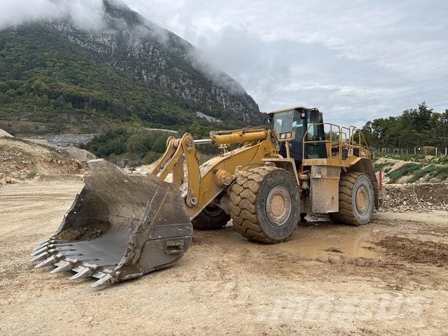 CAT 988G Pale gommate