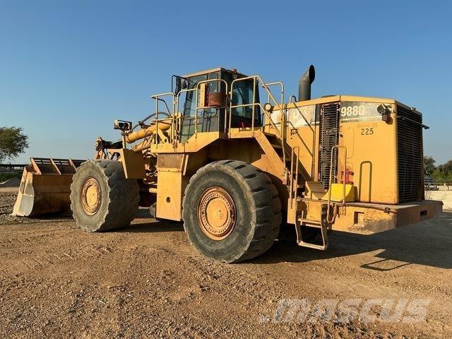 CAT 988G Pale gommate