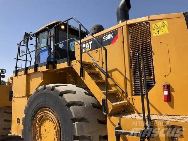 CAT 988K Pale gommate