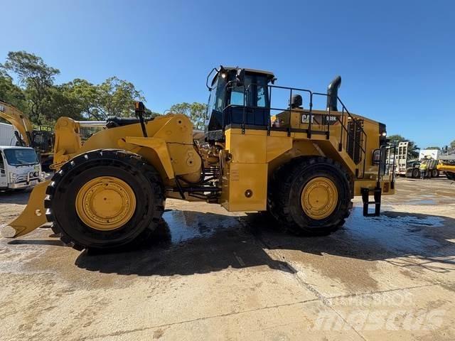 CAT 988K Pale gommate