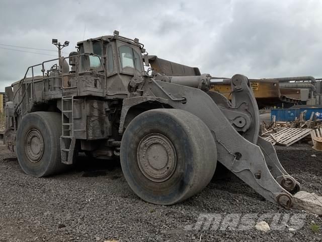 CAT 988K Pale gommate