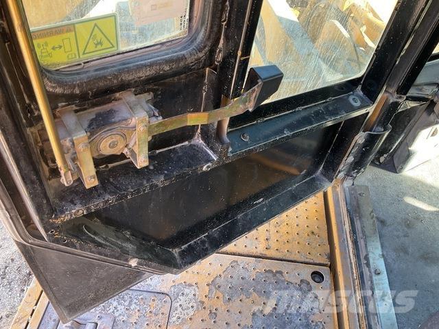 CAT 990 Pale gommate