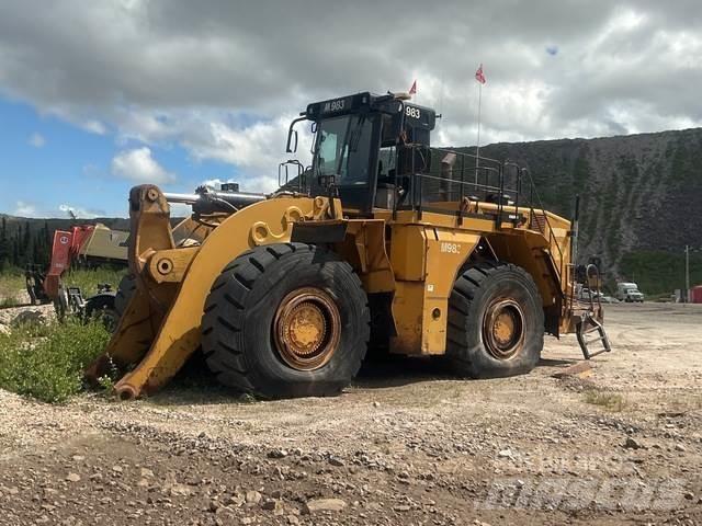 CAT 990H Pale gommate