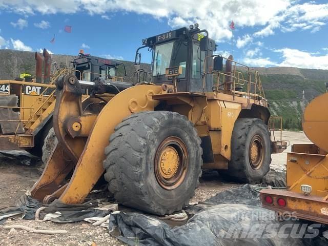 CAT 990H Pale gommate