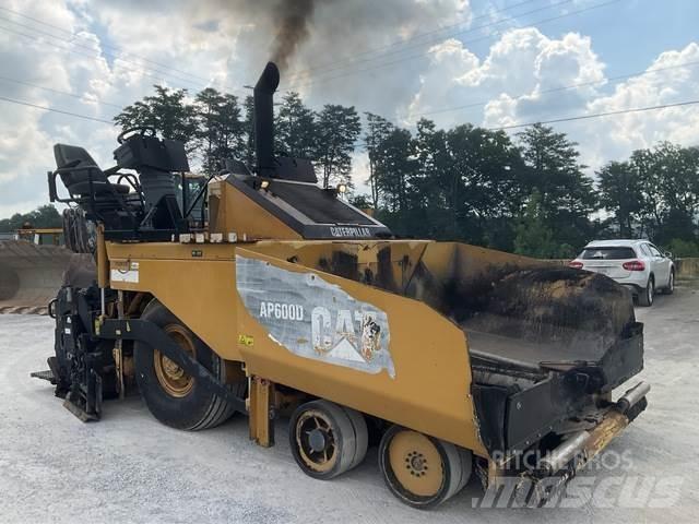 CAT AP-600D Finitrici