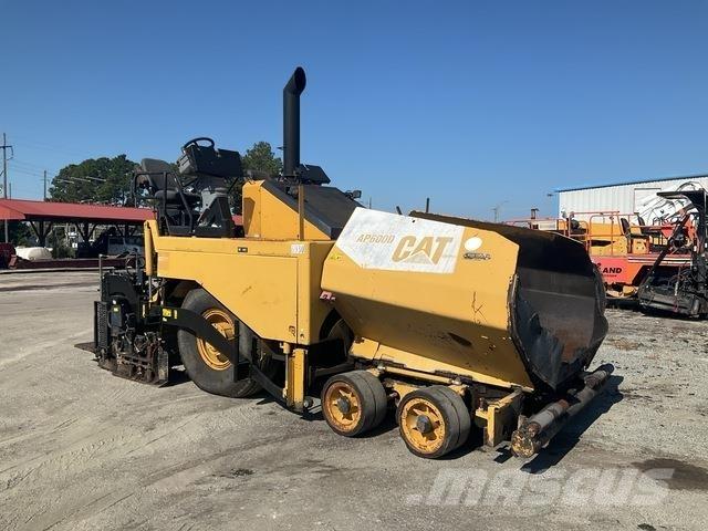 CAT AP-600D Finitrici