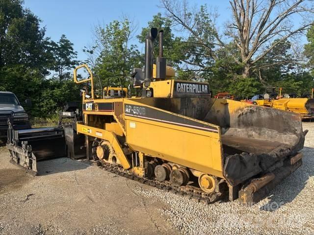 CAT AP-650B Finitrici