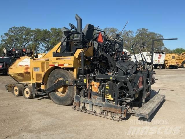 CAT AP1000F Finitrici