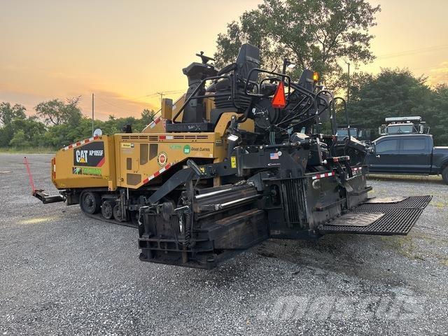CAT AP1055F Finitrici